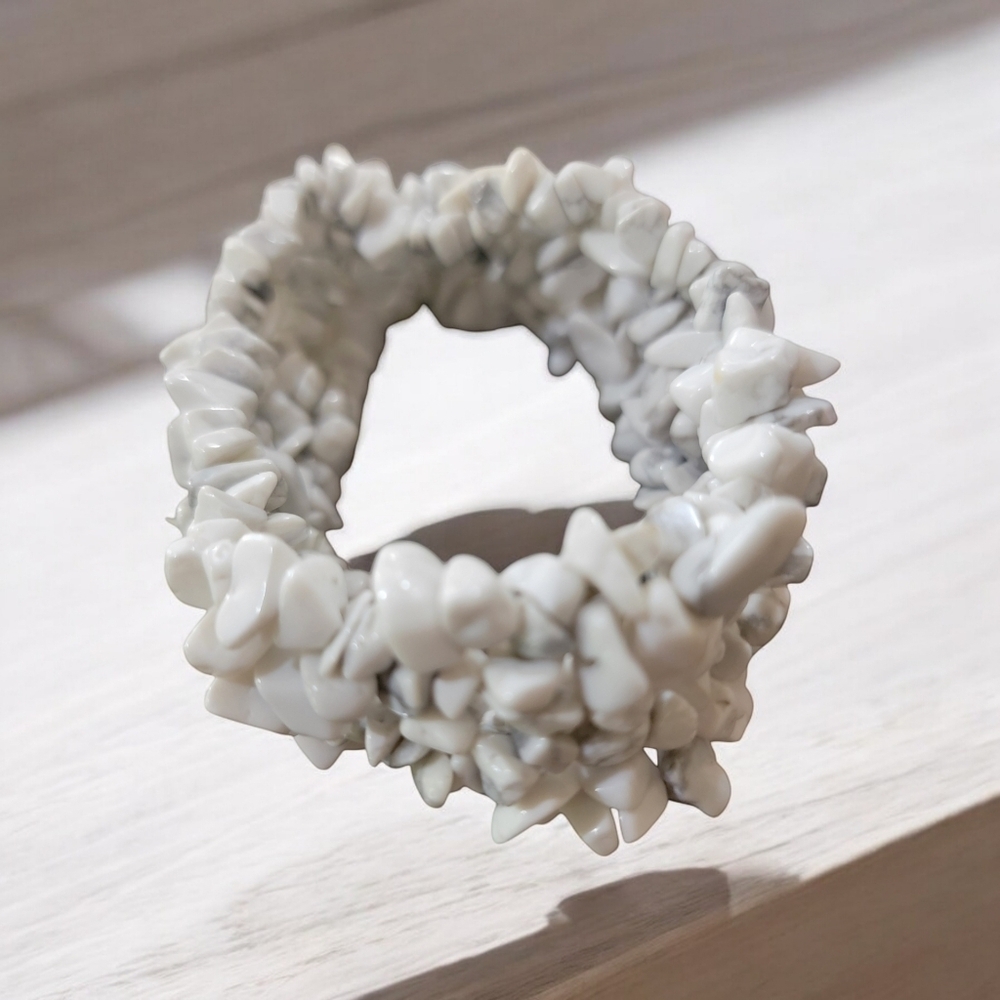 Howlite Chip Stone Stretch Bracelet